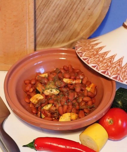 Tajine chili con carne met courgettes en rode peper
